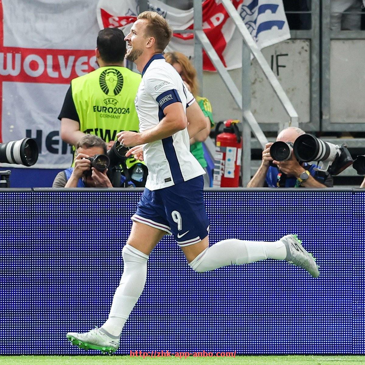 安博体育app下载-西甲联赛中赛程调整对积分榜形势的影响及案例分析