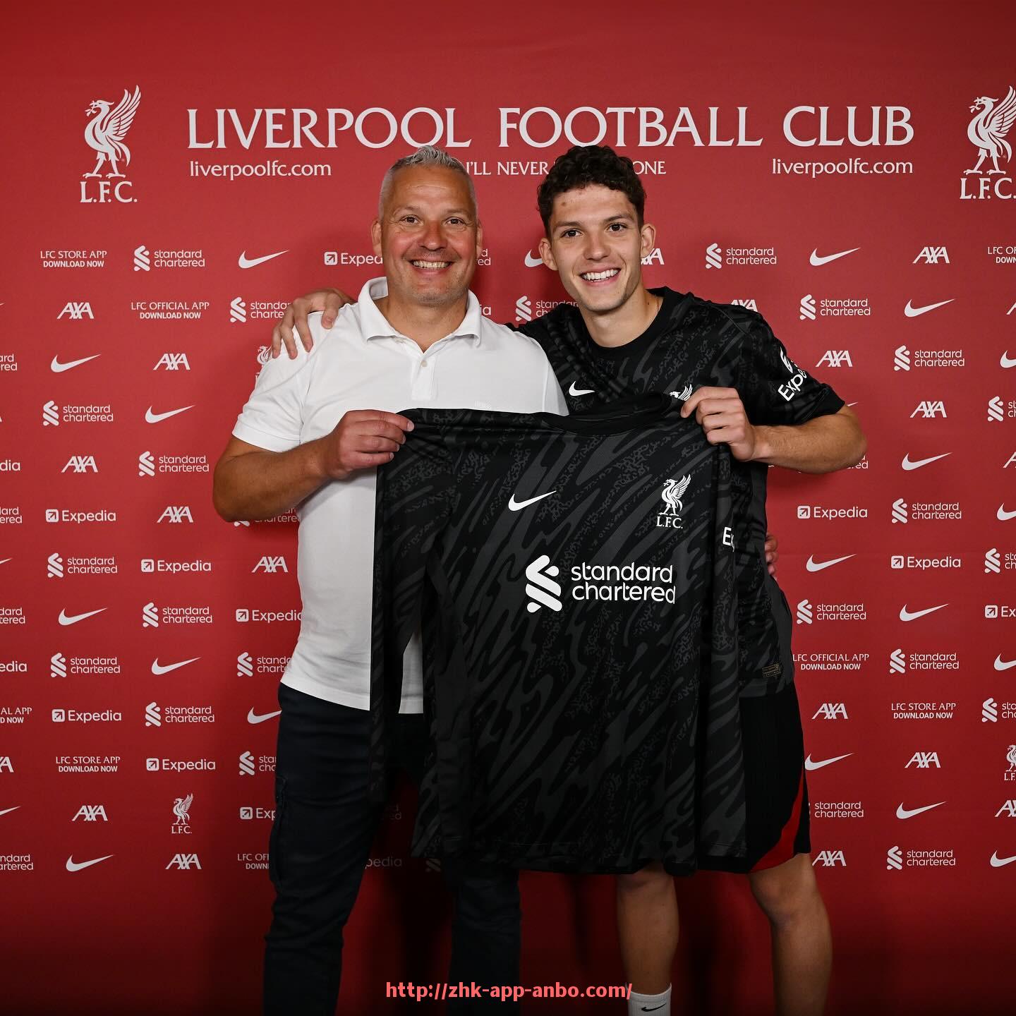 安博体育app下载-英超狼队当前阵容中是否仍有中国球员？